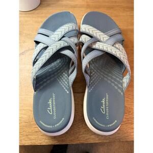 Clark's sandals like new